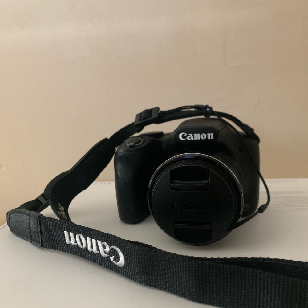 Canon camera - Picture 2 of 5